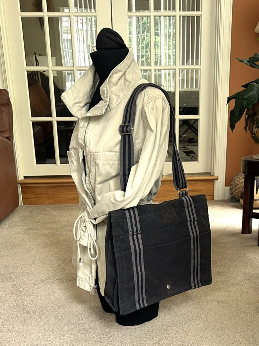 HERMES Toile Fourre-Tout Besace Messenger MM, Black, Gray - Picture 2 of 15